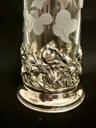 Vaso antico cristallo con base argentata