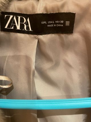 Abrigo pelo gris Zara