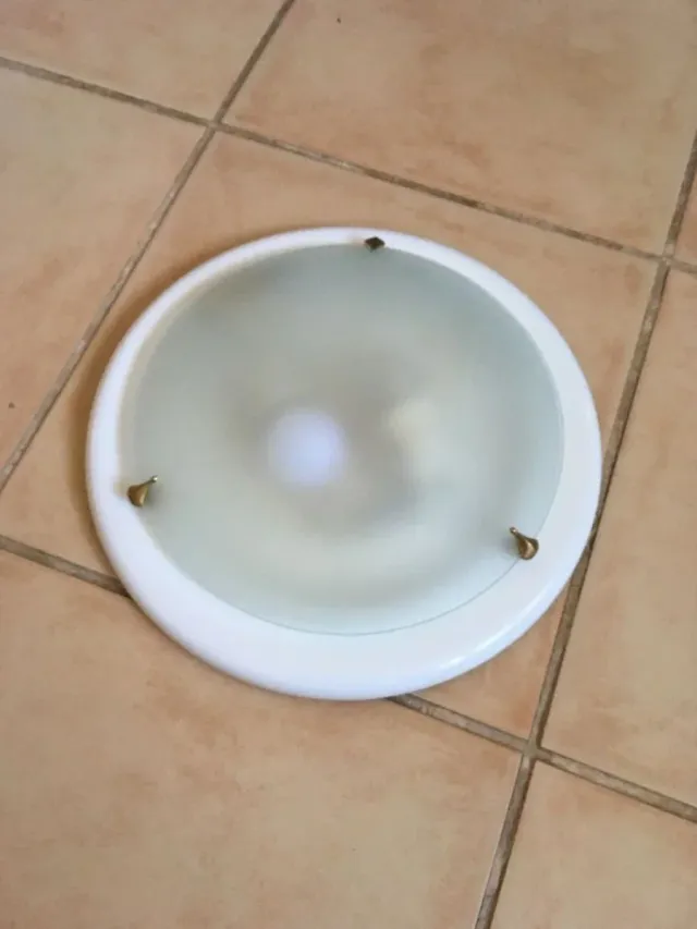 Plafón de techo blanco