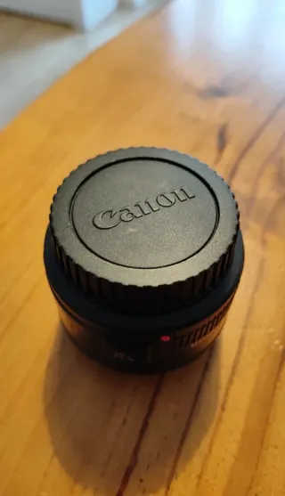 Objetivo Canon EF 50mm f/1.8 STM II