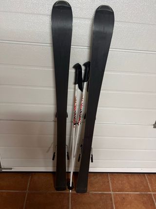Esquis Atomic con bastones