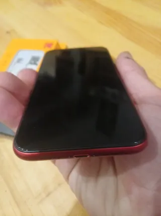 iPhone 11 Rojo + Cable Kodak