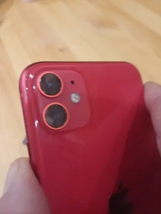 iPhone 11 Rojo + Cable Kodak