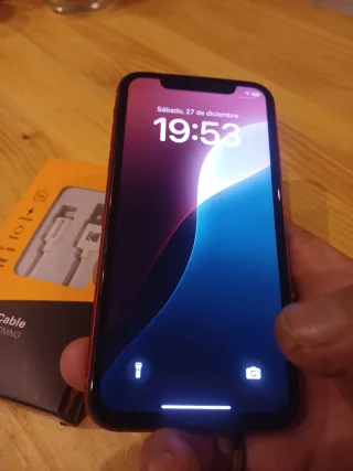 iPhone 11 Rojo + Cable Kodak