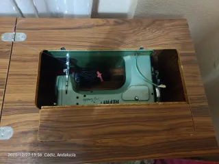 Máquina de coser vintage Refrey Preferida