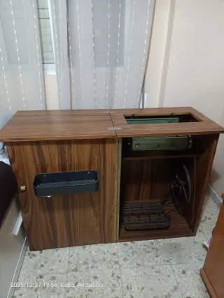 Máquina de coser vintage Refrey Preferida