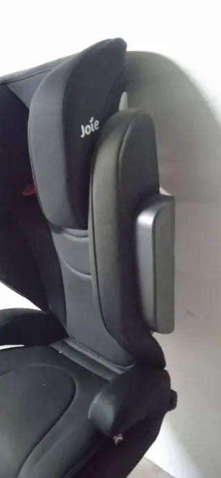 Silla de coche Joie negra con isofix