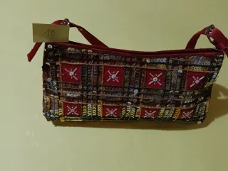 Bolso de mano con lentejuelas