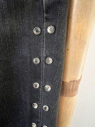 Pantalón vaquero de chica. Levi’s. Talla 36