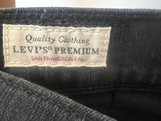 Pantalón vaquero de chica. Levi’s. Talla 36