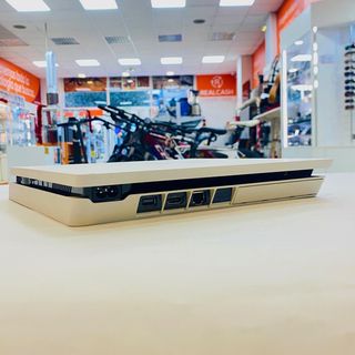 CONSOLA PS4 SLIM 500GB CON CABLES