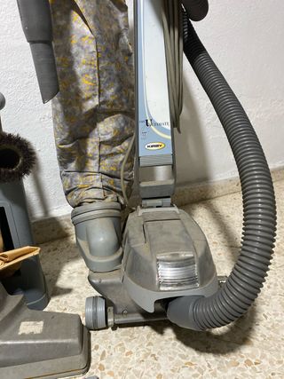 Aspirador Kirby con accesorios