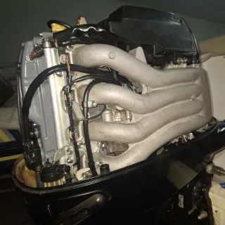 Suzuki DF 115 2015 - Menos de 600h