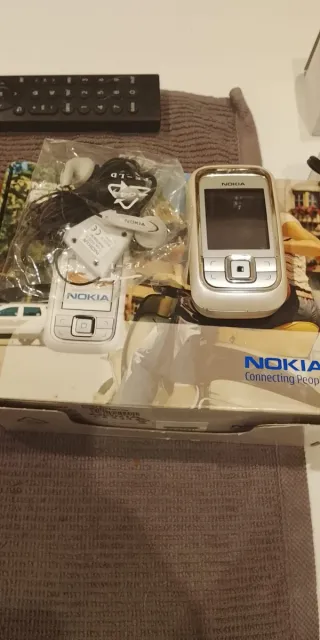 Varios teléfonos todos 40 nose si funcionan bien