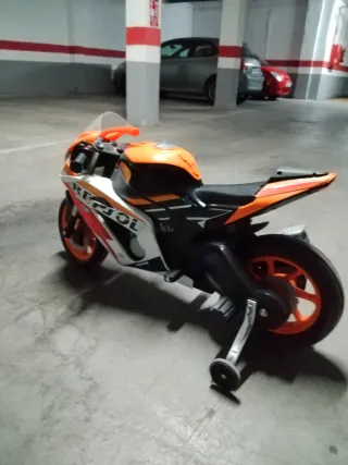 Moto batería Repsol Marc Márquez