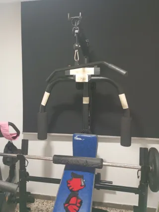 Banco de pesas multifunción se regalan pesas