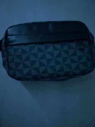 Bolso bandolera estampado geométrico