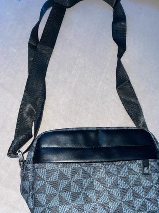 Bolso bandolera estampado geométrico