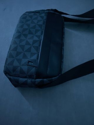 Bolso bandolera estampado geométrico
