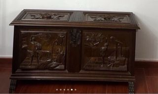 Arcón tallado Don Quijote