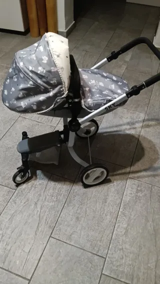 Cochecito de bebé de juguete SKY