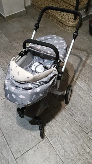 Cochecito de bebé de juguete SKY