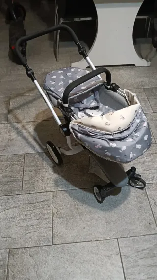 Cochecito de bebé de juguete SKY