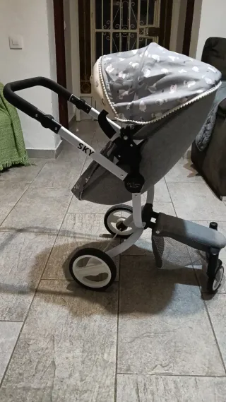 Cochecito de bebé de juguete SKY