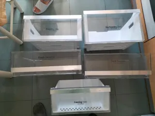 Cajones y baldas nevera LG