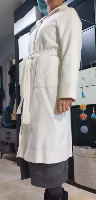 ABRIGO DE PAÑO BLANCO-SIN USAR-