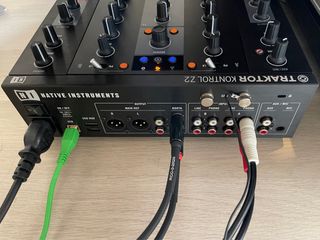 Controlador DJ Traktor Kontrol Z2