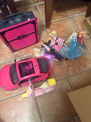Casa de barbie de 3 plantas y con coche y moto