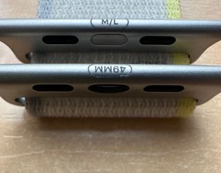 Apple Watch ULTRA 49mm Yellow/Beige Trail Loop M/L