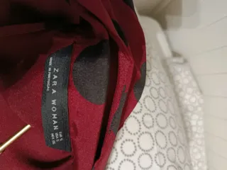 Blusa Raso Lunares Roja y Negra