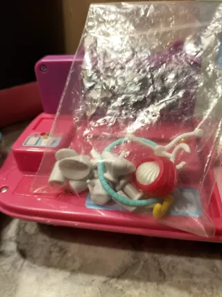 Ambulanza PinyPon per bambina