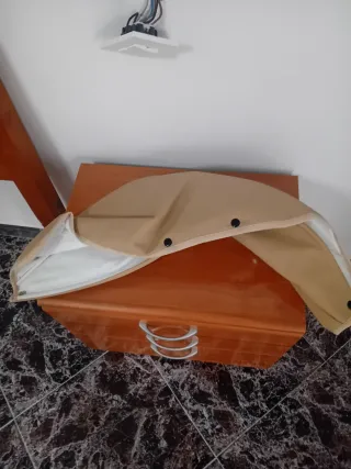 Carro de bebé color beige