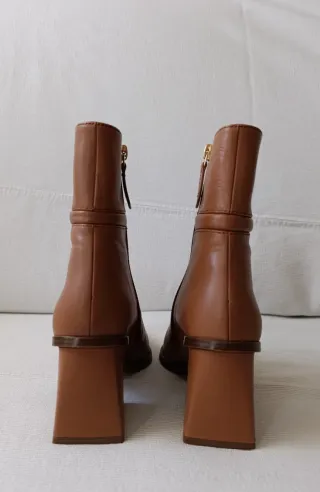 Botín tacón piel N° 37, COMO NUEVOS