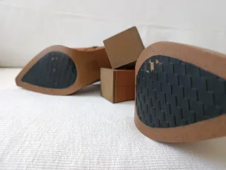 Botín tacón piel N° 37, COMO NUEVOS