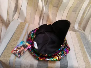 Gorra Boland lentejuelas arcoíris