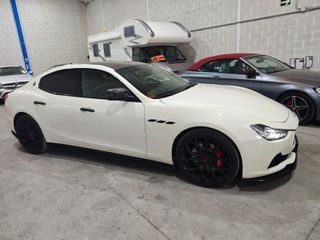 Precioso Maserati Ghibli S Q4 3.0 V6 con 460cv