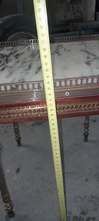 Mesa auxiliar madera y metal dorada vintaje