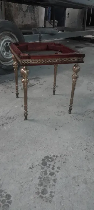 Mesa auxiliar madera y metal dorada vintaje