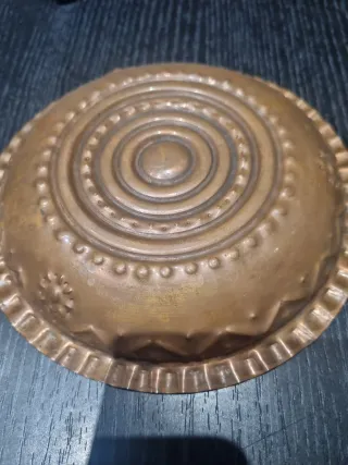 Lote antigüedades: Tazas y platos cobre