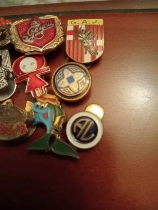 Lote 9 insignias solapa vintage