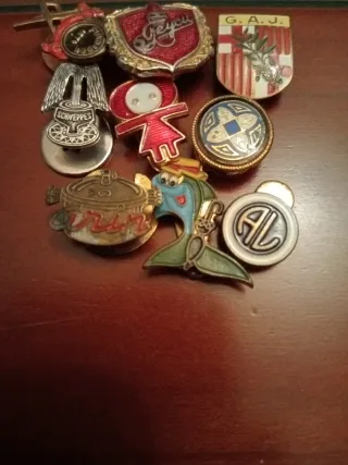 Lote 9 insignias solapa vintage