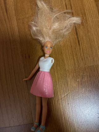 Muñeca con cuerda para saltar