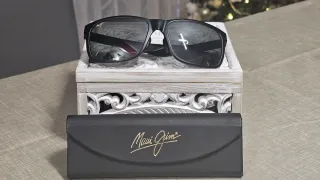 Gafas Maui Jim Negras y Grises