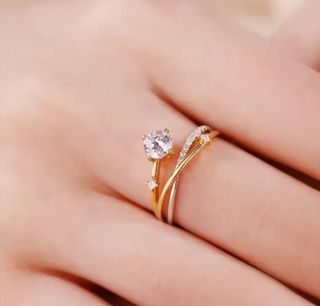 Anillo elegante con brillo espectacular ✨