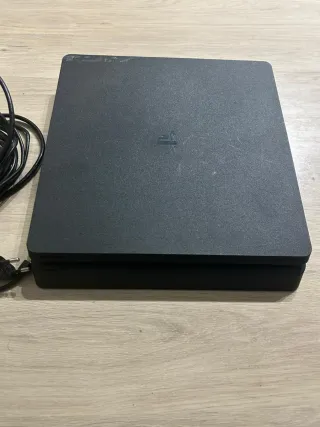 PS4 500GB + 25 Juegos + volante