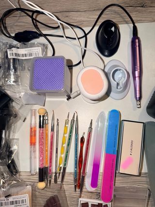 Set de manicura semipermanente o tips